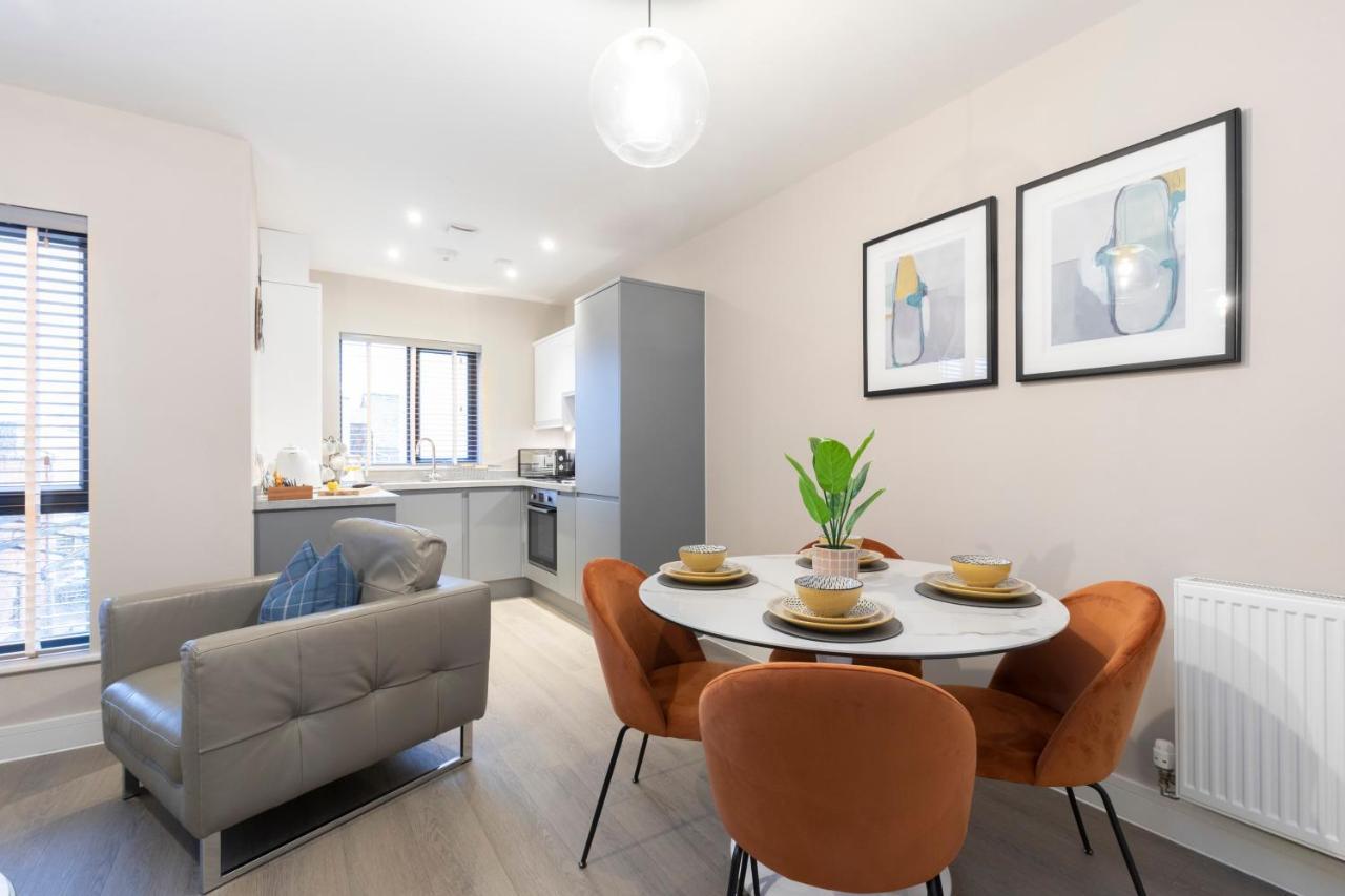 Elliot Oliver - Chic 2 Bedroom Town Centre Apartment Cheltenham Exterior foto
