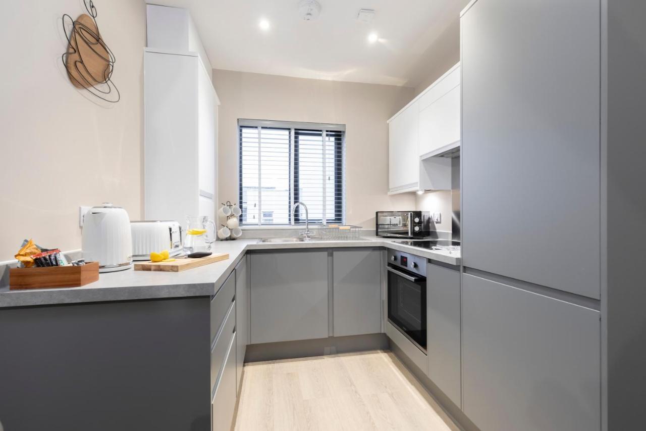 Elliot Oliver - Chic 2 Bedroom Town Centre Apartment Cheltenham Exterior foto